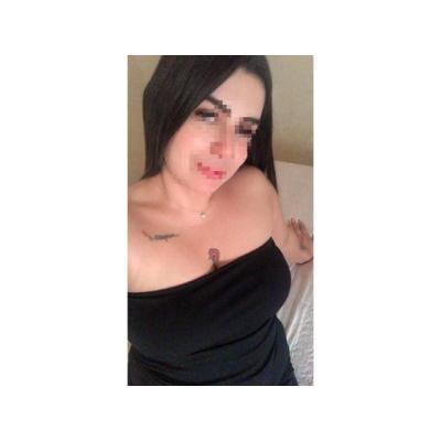 GIME DE PLACER JUNTO A SEXY LATINA 