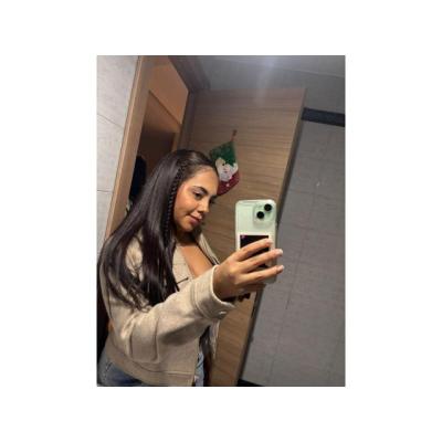 GUAPA CON GANAS DE CARISIAS Y MUCHOS BESOS