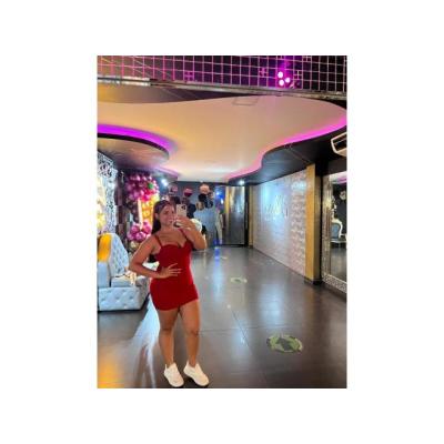 JOVENCITA ME GUSTA LA FIESTA Y EL BUEN ROLLO