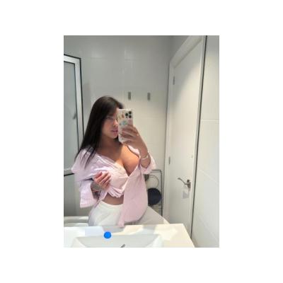 ESPAÑOLA ANA RIOS CERCANA 24H