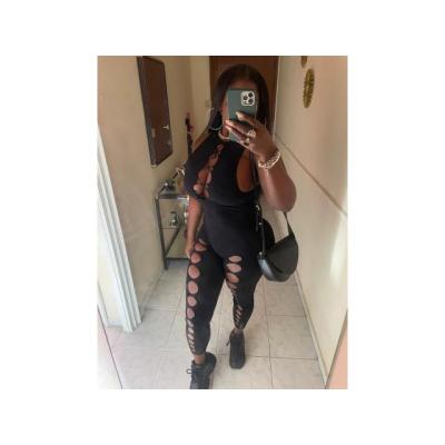 ARDIENTE MUJER CON UN CUERPO DE DIOSA