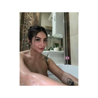 con la curiosidad a tope. . . Llamame!!!