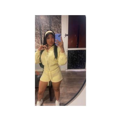 MI CLITORIS PALPITA POR UNA POLLA