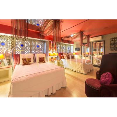 SUITES DE LUJO Y BELLAS ESCORTS