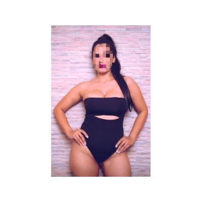 PERRITA ADICTA A MAMAR Y SACAR LECHE