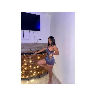 LA MORENA DE TUS SUEÑOS , FOLLADORA A TOPE