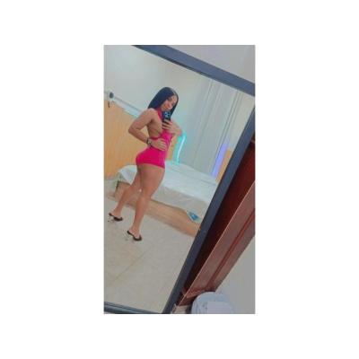 HERMOSA MORENITA CHICA FESTERA