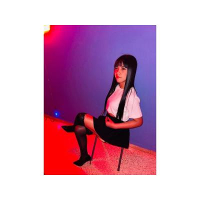 JUGUETONA Y VICIOSA JOVEN LATINA 