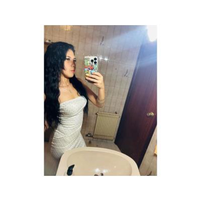 JUGUETONA Y VICIOSA JOVEN LATINA 