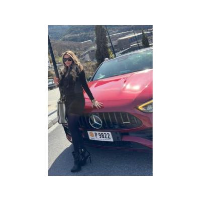 con la curiosidad a tope. . . Llamame!!!