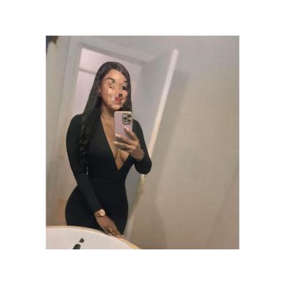 bien cachonda y complaciente