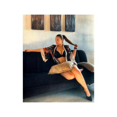 Chica española de lujo