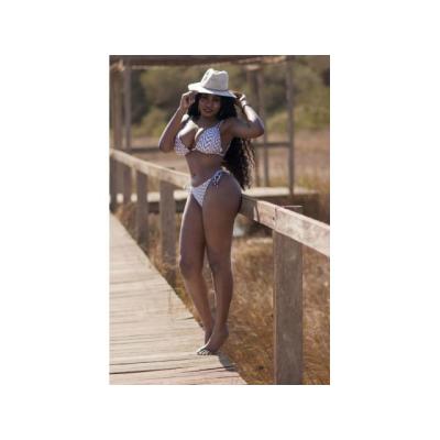 UNA LATINA MUY  ARDIENTE