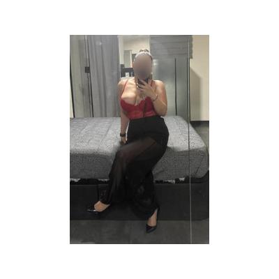 La masajista más potente, Laura