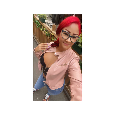 chica linda y cariñosa