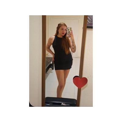 Violeta, sensual, ardiente y complaciente