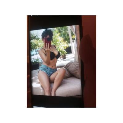 LIA, TE ESPERA