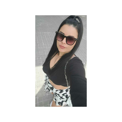 MORENA IMPLICADA CON LINDAS CURVAS
