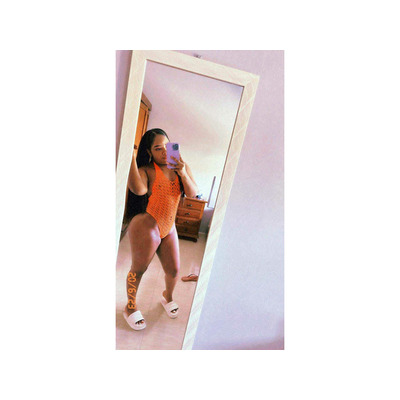 HERMOSA LATINA MULATA EXTROVERTIDA