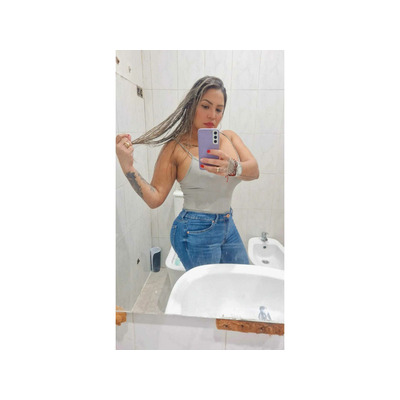 ATRACTIVA COLOMBIANA
