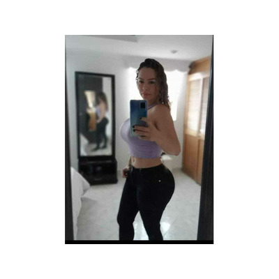 APASIONADA DAMA LLENA DE LUJURIA