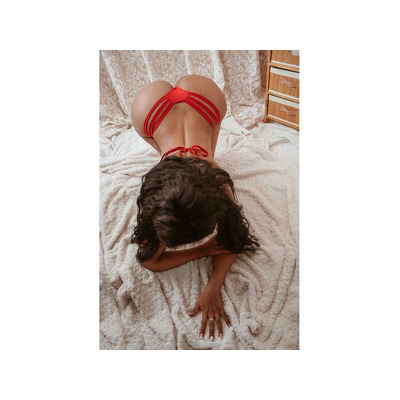 UNA MULATA MUY CALIENTE