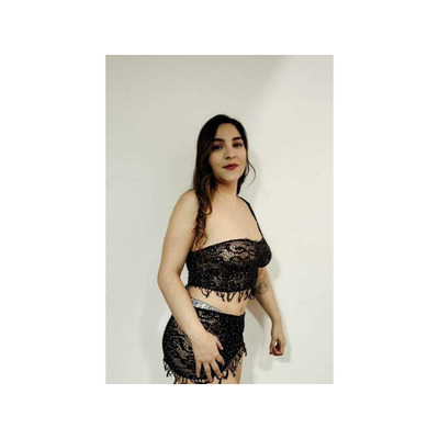 UN CUERPO LLENO DE ENCANTOS