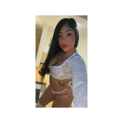 MIA , Atractiva Y Des complicada / Salidas