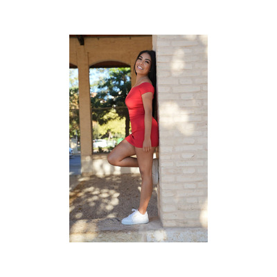 chica explosiva y talentosa.