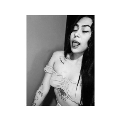 HERMOSA CHICA DE PASO POR ALZIRA
