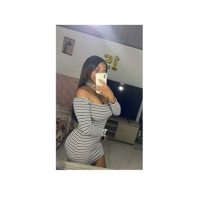 KAREN NOVEDAD HERMOSA LATINA
