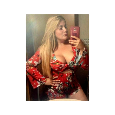 M* sonriente chica tu mejor acompañante