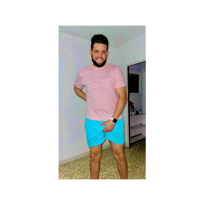 Latino Joven, Masculino Disponible ahora