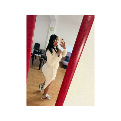 RELLENITA CURVAS XXLY MUJER LATINA