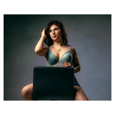 HERMOSA COLOMBIANA
