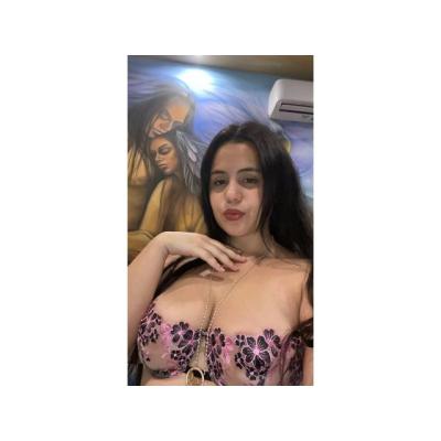 chica dulce latina recién llegada!